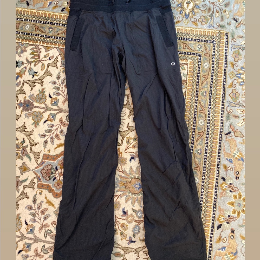 Dance studio mid-rise pant regular size 8 lululemon